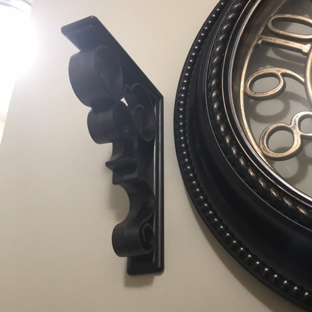 Decorative shelf holders